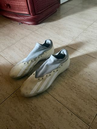 Botas de fútbol sin cordones