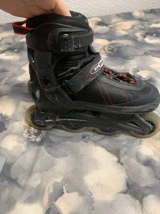 Patines en línea HY SPORTS negros y rojos.