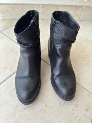 Italian real leather buckle block ankle boots