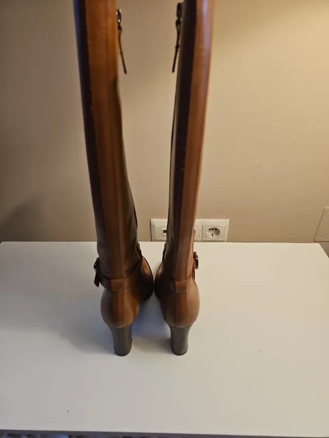 Botas de tacón marrones