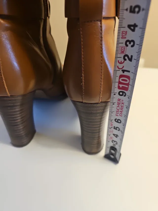 Botas de tacón marrones