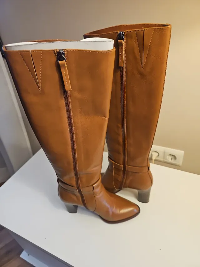 Botas de tacón marrones