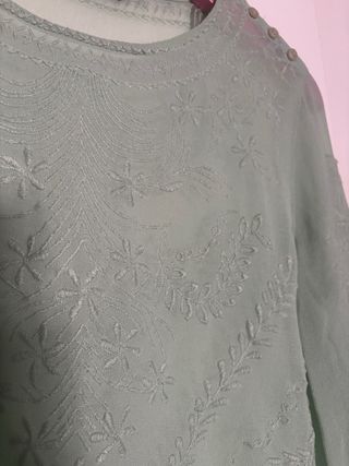 Blusa Zara verde claro bordada Talla M