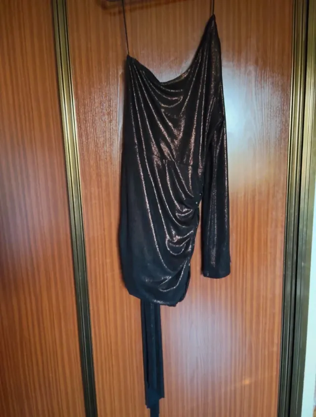 Vestido fiesta asimétrico Zara