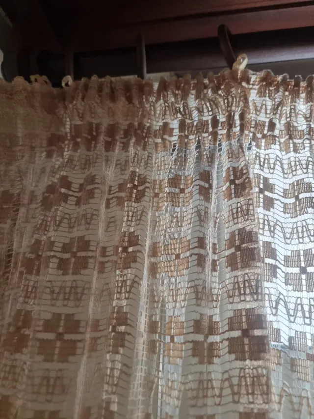 Cortinas beige con encaje