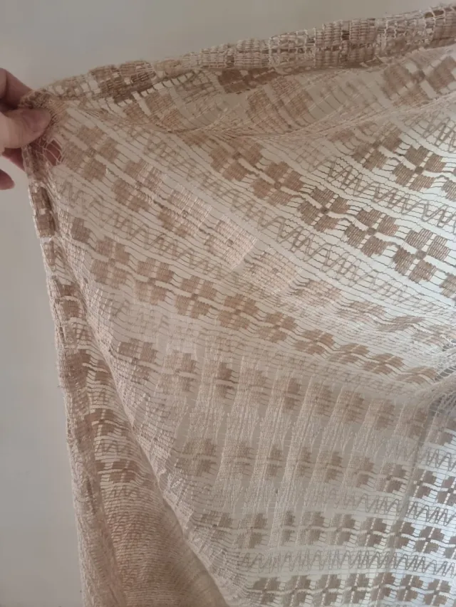 Cortinas beige con encaje