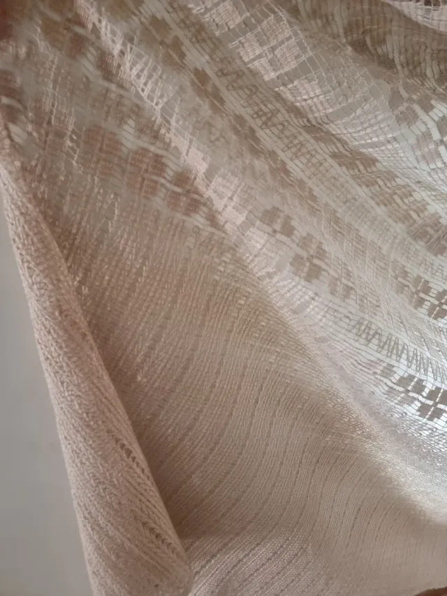 Cortinas beige con encaje