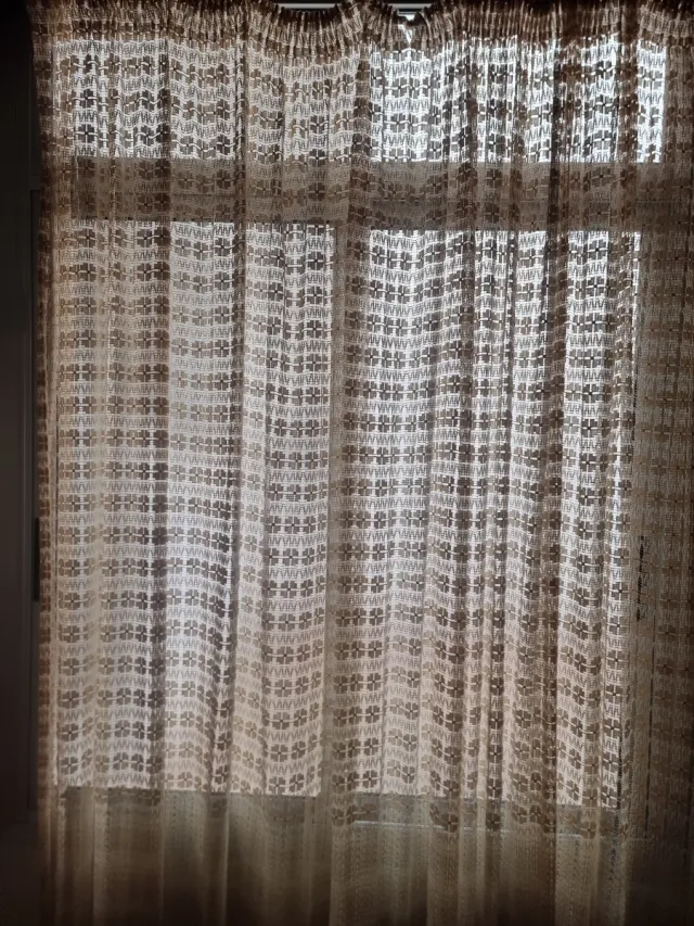 Cortinas beige con encaje