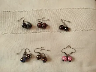 Pendientes de cerámica griega