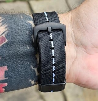 Reloj Casio AE-1200 LCD Polarizado Negro