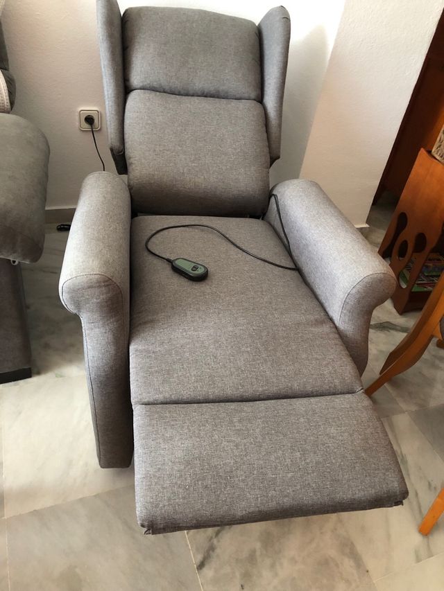 Sillón reclinable eléctrico/hidráulico.