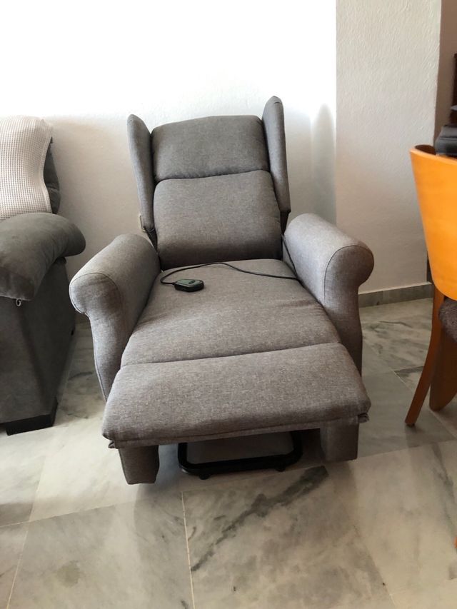 Sillón reclinable eléctrico/hidráulico.