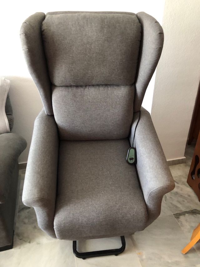 Sillón reclinable eléctrico/hidráulico.