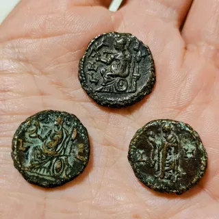 Lotto 9: 3 Antiche Monete Romane
