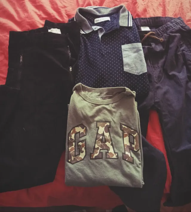 Lote 2 pantalones y 2 camisetas