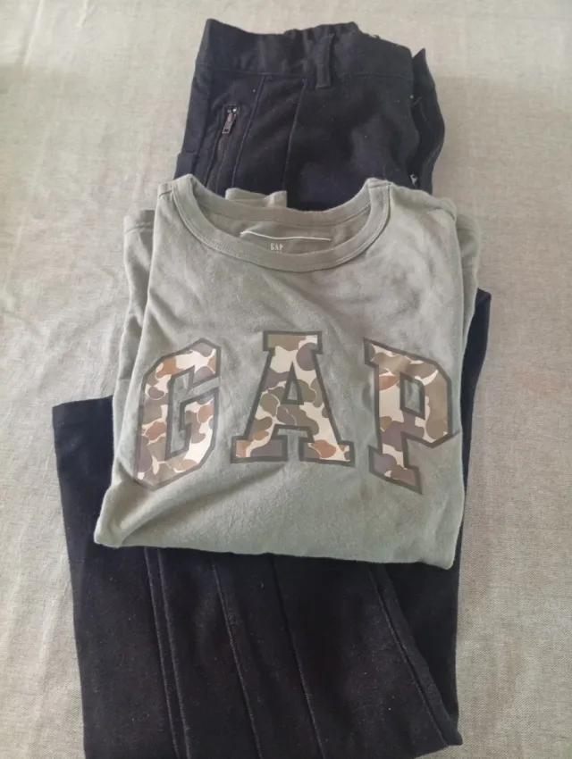 Lote 2 pantalones y 2 camisetas