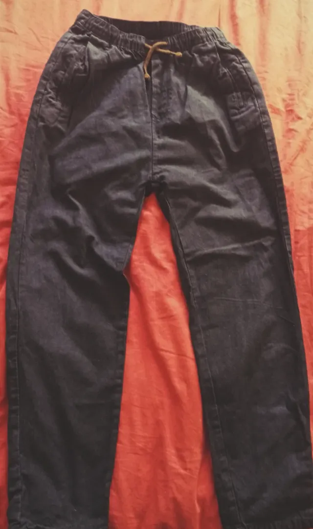 Lote 2 pantalones y 2 camisetas