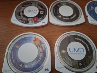 PSP Street + Funda + Caja + Cargador + 9 juegos.