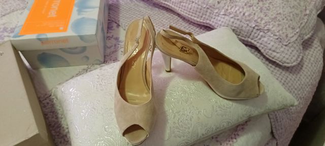 Zapatos de tacón Bill Craccy Beige