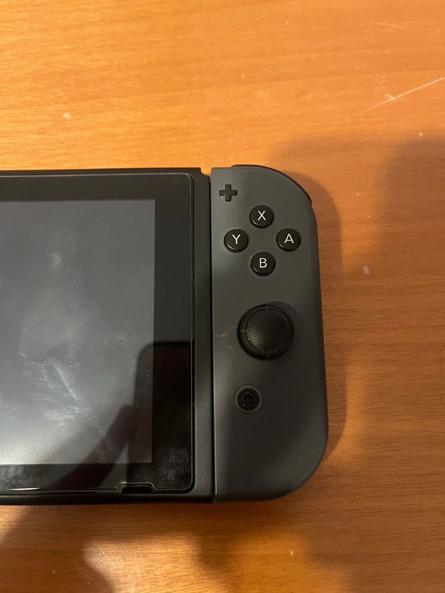 Nintendo Switch + FIFA 23 y Accesorios