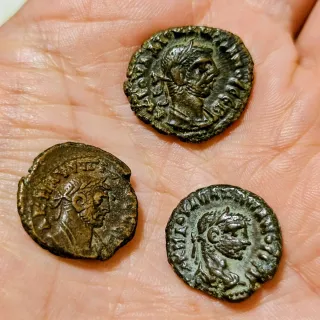 Lote 8: 3 Monedas Romanas Bronce