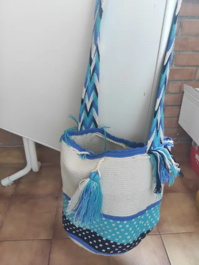 Bolso Wayuu bandolera azul y blanco