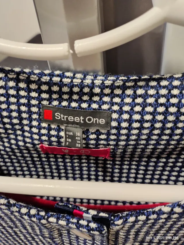 Cárdigan corto Street One azul y blanco T. S