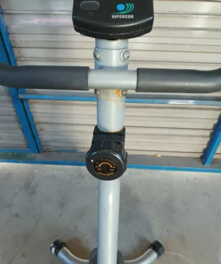 Bicicleta Estática Gris y Negra