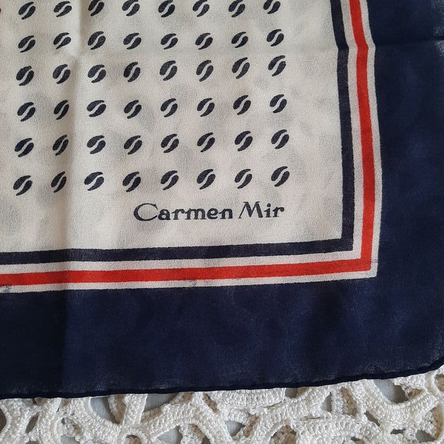 Pañuelo Carmen Mir crema grano café