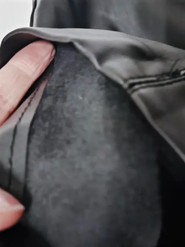 Minifalda cuero Bershka Talla M