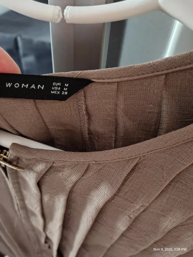 Camisa Zara marrón plisada cremallera