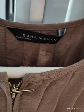 Camisa Zara marrón plisada cremallera