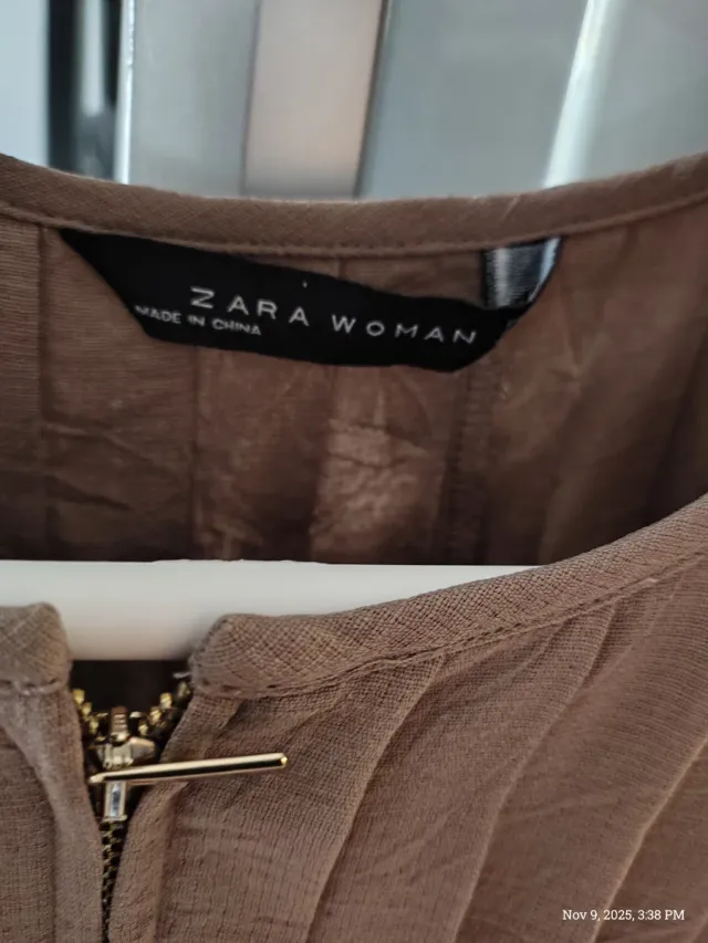 Camisa Zara marrón plisada cremallera