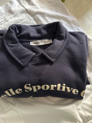 Sudadera Bershka azul corta