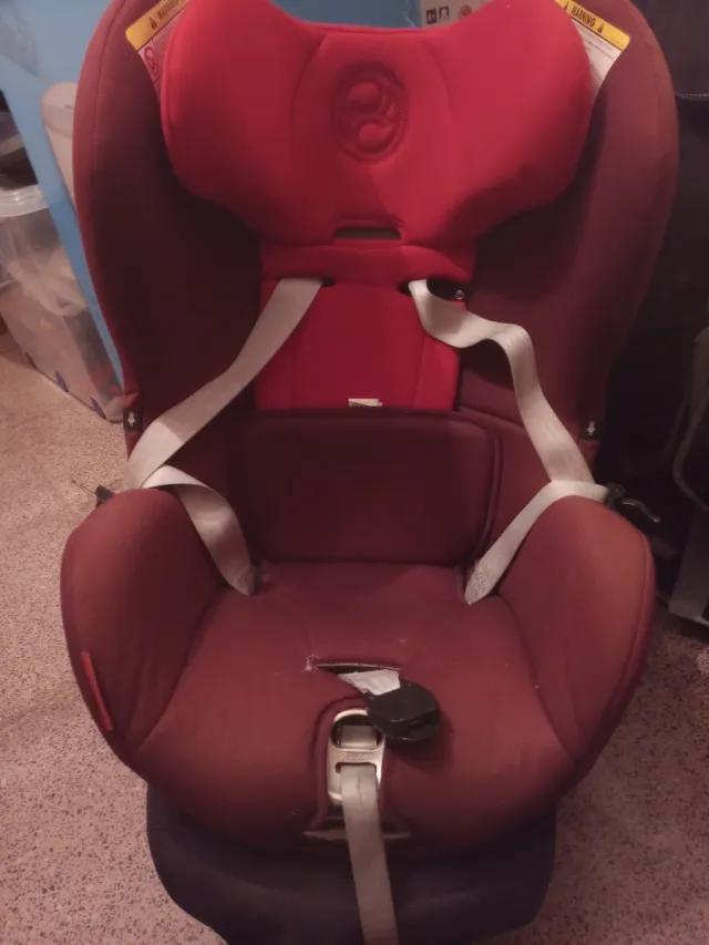 Silla de coche Cybex roja
