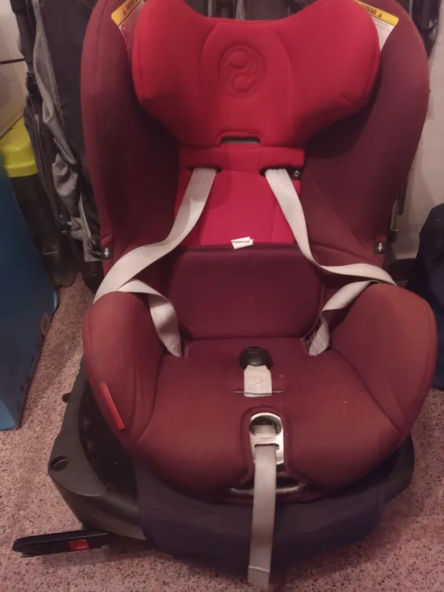 Silla de coche Cybex roja