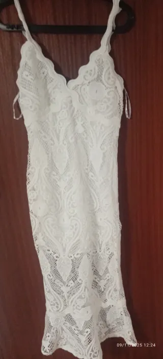 Vestido branco rendado para fotos