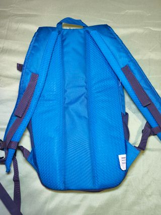 Mochila senderismo Quechua azul y negra