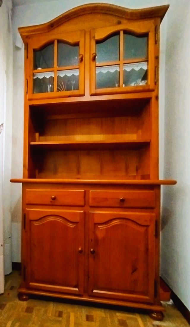 Alacena de pino maciza con puertas y cajones