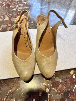 Sandalias P. Sansano Beige y Doradas