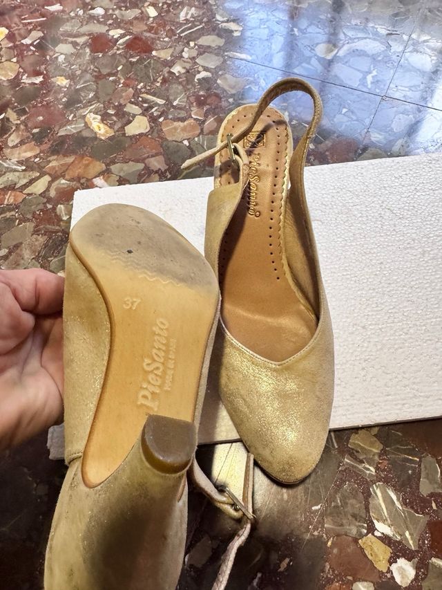 Sandalias P. Sansano Beige y Doradas