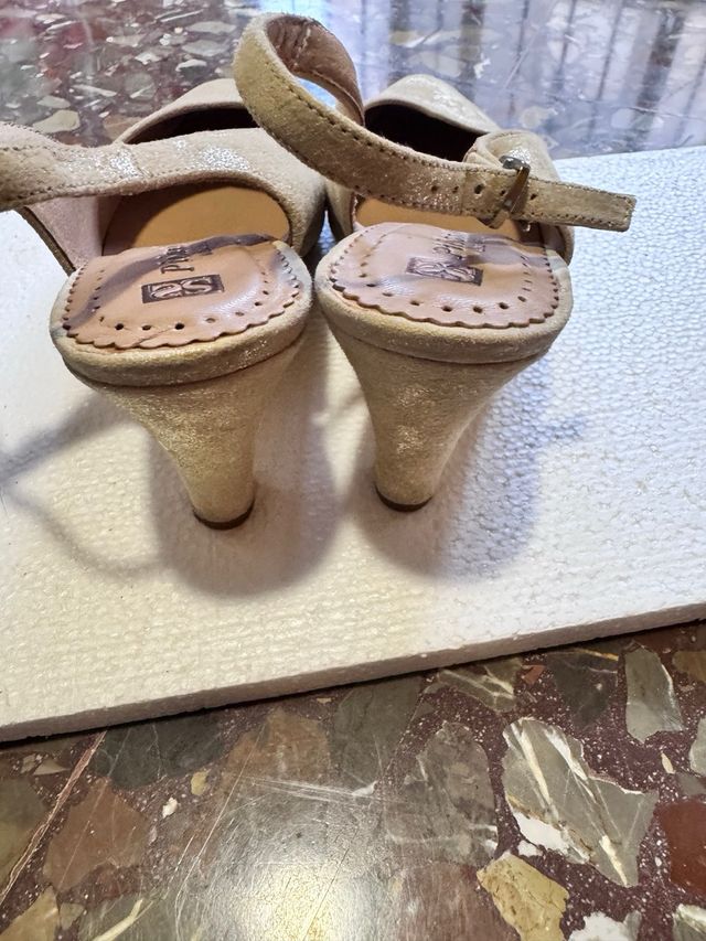 Sandalias P. Sansano Beige y Doradas