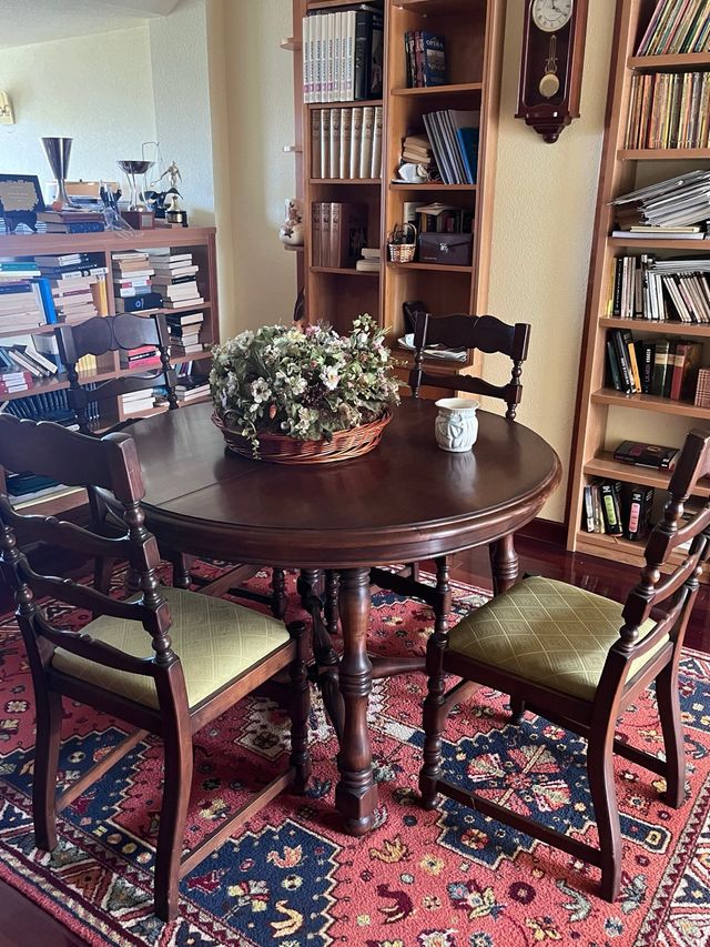 Mesa ALMAZAN extensible con 4 sillas