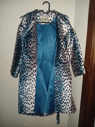 Gabardina estampada mujer