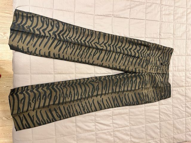 Pantaloni Fendi zebrati