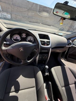Peugeot 207 5P ACTIVE 1.4