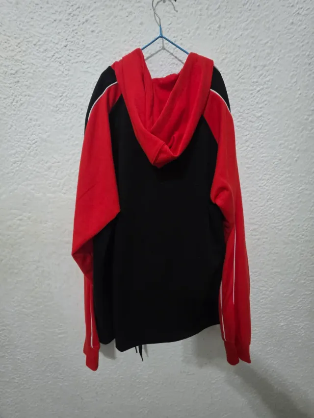 Conjunto chándal negro y rojo