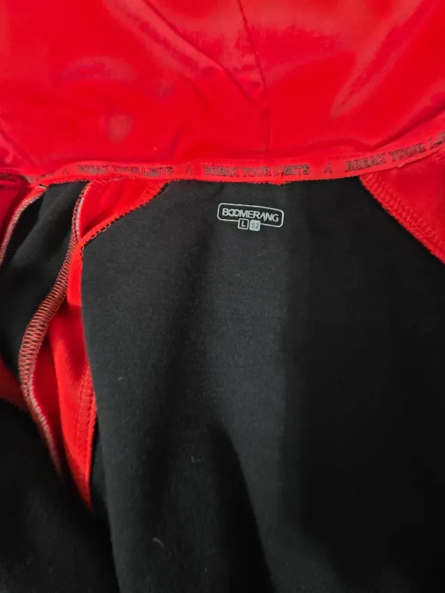 Conjunto chándal negro y rojo