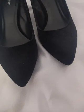 Zapatos negros tacón bajo