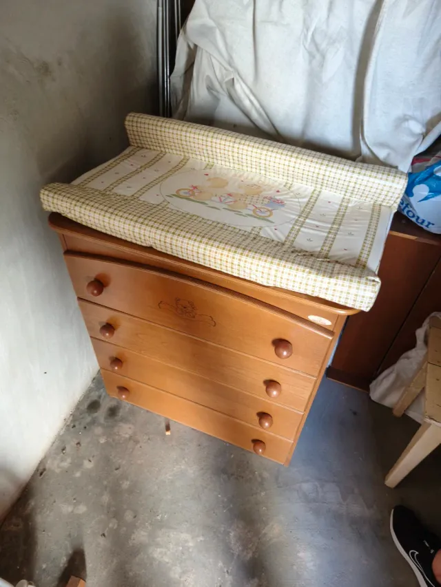 Cómoda infantil de madera